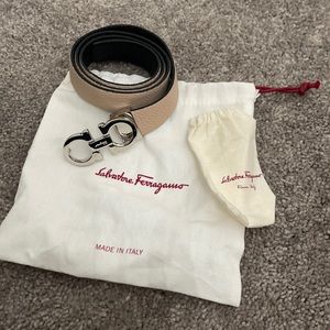 BARELY WORN TWO TONE FERRAGAMO BELT